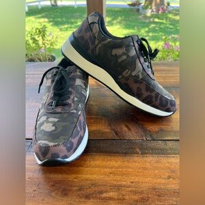 Crazy Train • Camo Wild Kicks • Women’s 9 • Camo/Leopard print • Super Cute! 😍